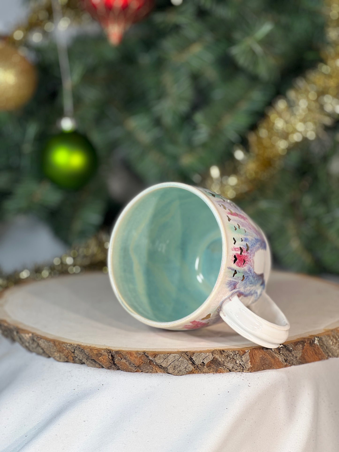 Cascading colors 12 oz mug w gold luster hearts(1)