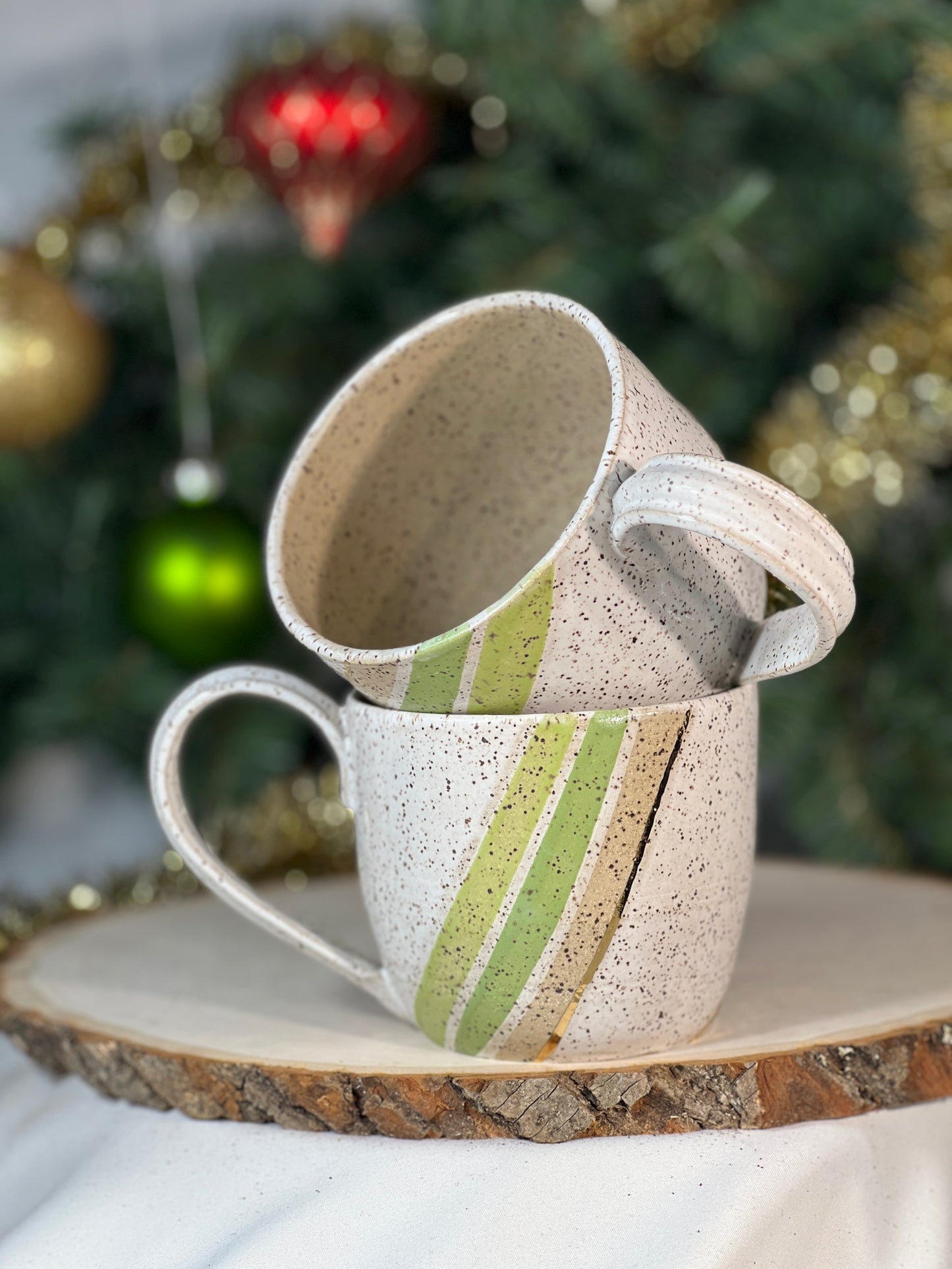 Matte green speckle 12 oz mug w gold luster accent(1)