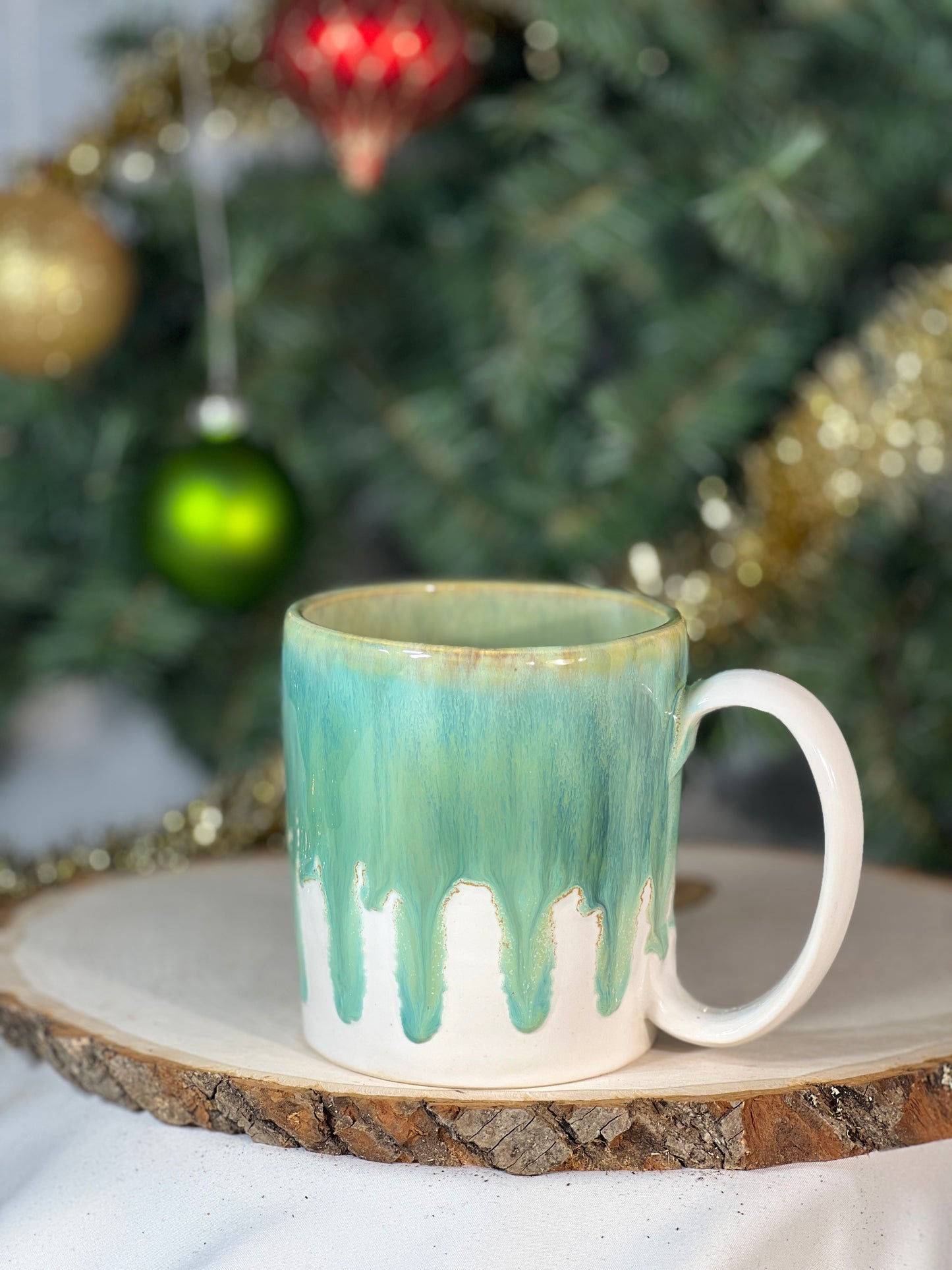 Green drip 16 oz mug