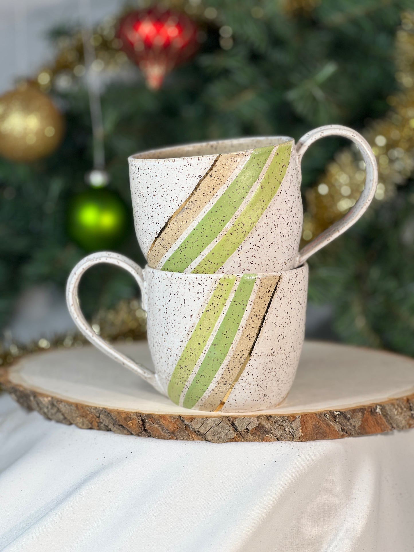 Matte green speckle 12 oz mug w gold luster accent(1)