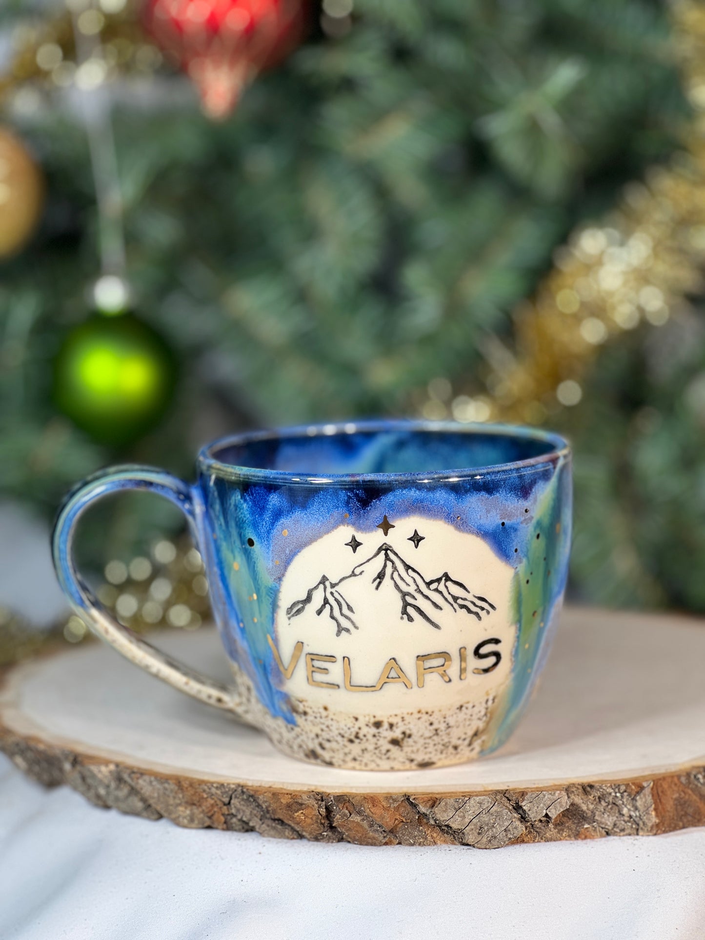 Velaris 16 oz mug w gold luster